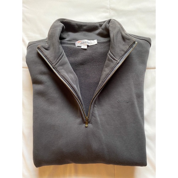 Calvin Klein Sweater - Picture 1 of 2